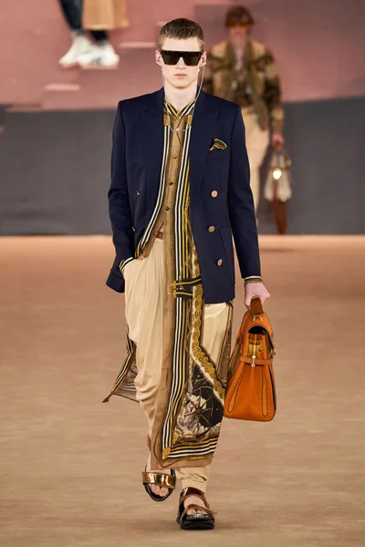 Look 22